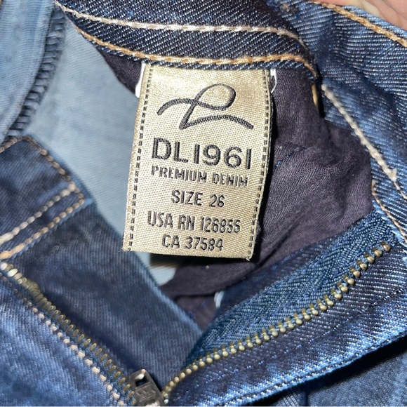 DL 1961 Women’s Blue Toni Cropped Jeans SZ 26 - Picture 6 of 10
